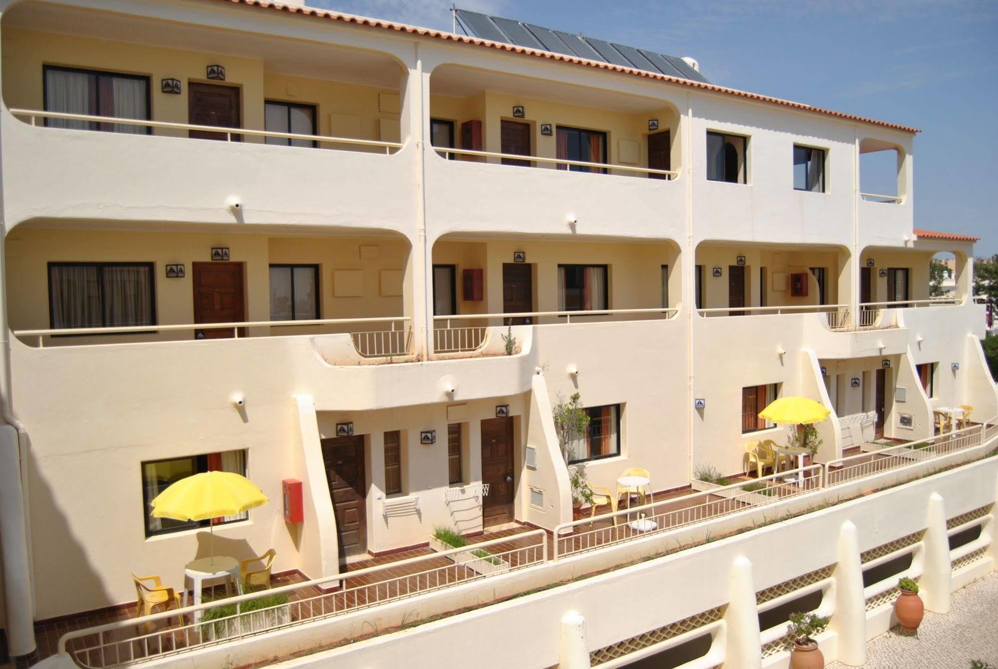 Apartamentos Olhos Do Mar Albufeira Bagian luar foto