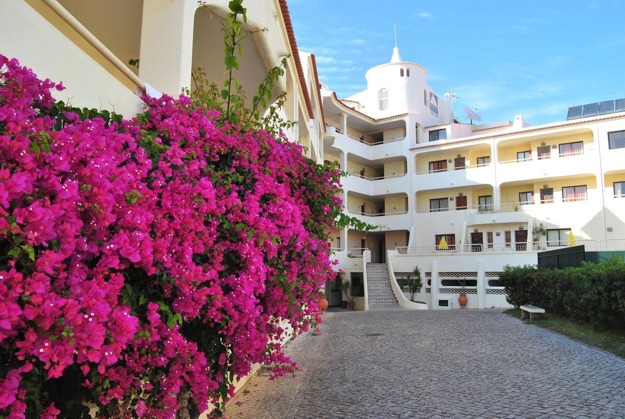 Apartamentos Olhos Do Mar Albufeira Bagian luar foto
